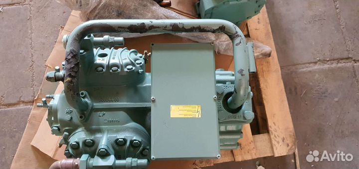 Bitzer S4G-12.2Y-40P низкотемпературный 2-ступ