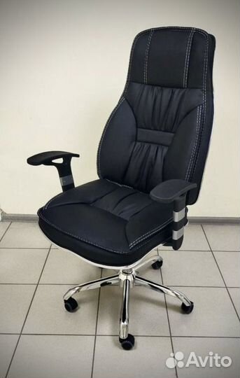 Офисное кресло руководителя бюджетное