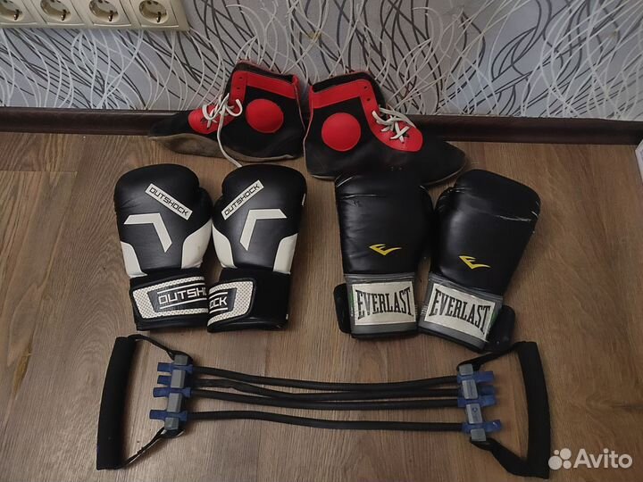 Боксерские перчатки и прочая амуниция