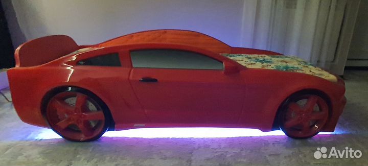 Детская кровать-машина 