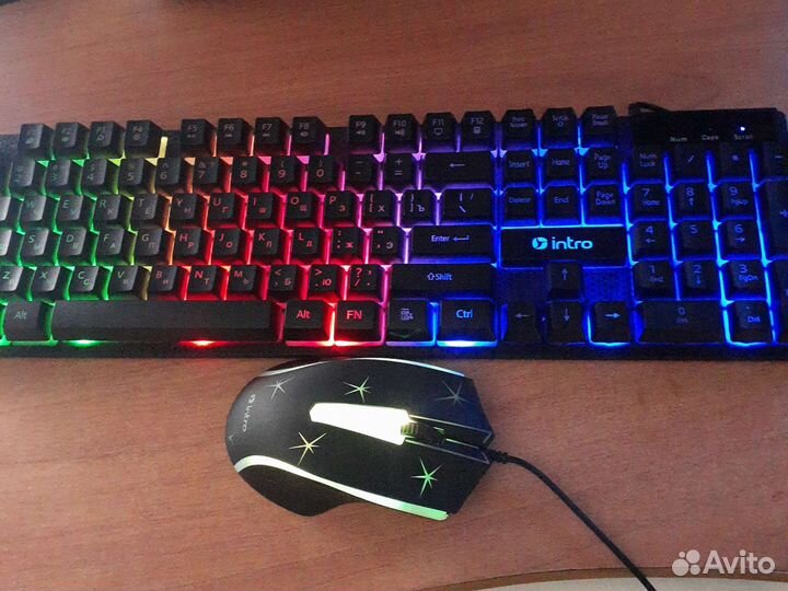 Игровая клавиатура и мышь