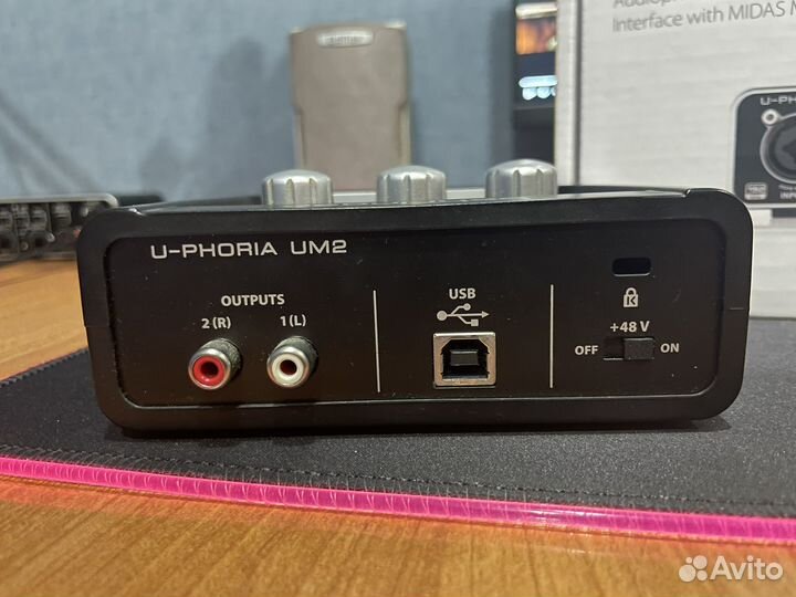 Звуковая карта behringer um2