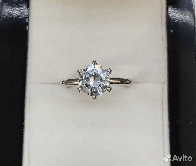 Новое золотое кольцо с бриллиантом 1,5 ct