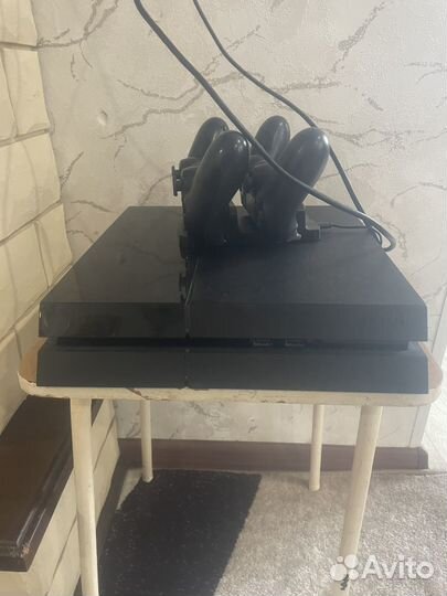 Игровая приставка ps4