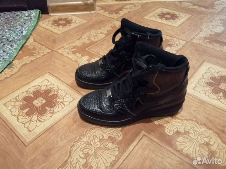 Кроссовки Nike