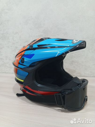 Кроссовый шлем