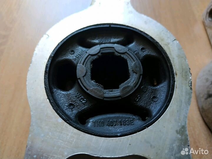 Сайлентблок переднего рычага Тигуан