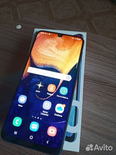 Samsung Galaxy A50, 4/64 ГБ