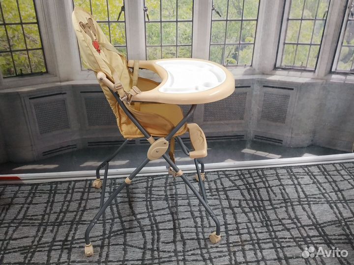 Стульчик для кормления