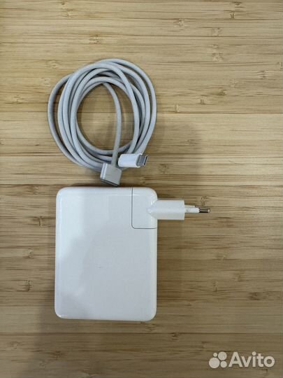 Зарядное устройство на macbook (оригинал)