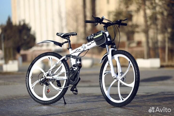 Велосипед BMW на литых дисках