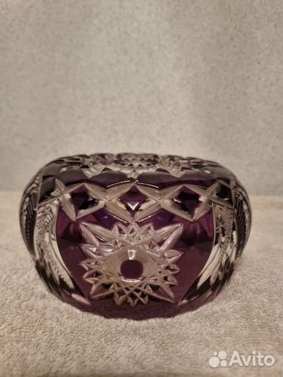 Хрустальная ваза из цветного хрусталя