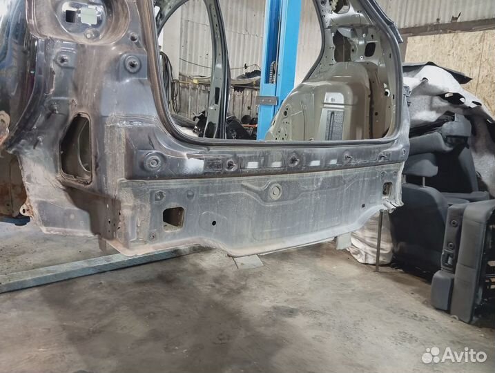 Панель задняя Volkswagen Golf Plus (Mk5)