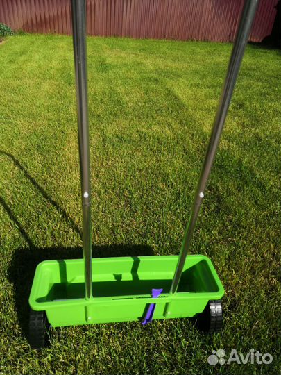 Сеялка ручная для газона
