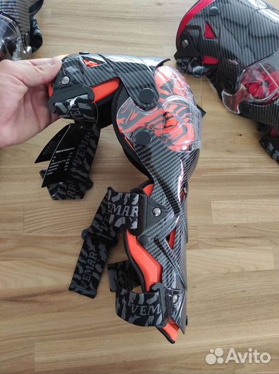 Наколенники шарнирные Scoyco