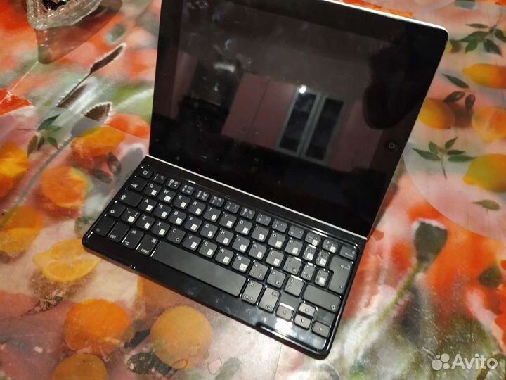 Беспроводная клавиатура Logitech для iPad