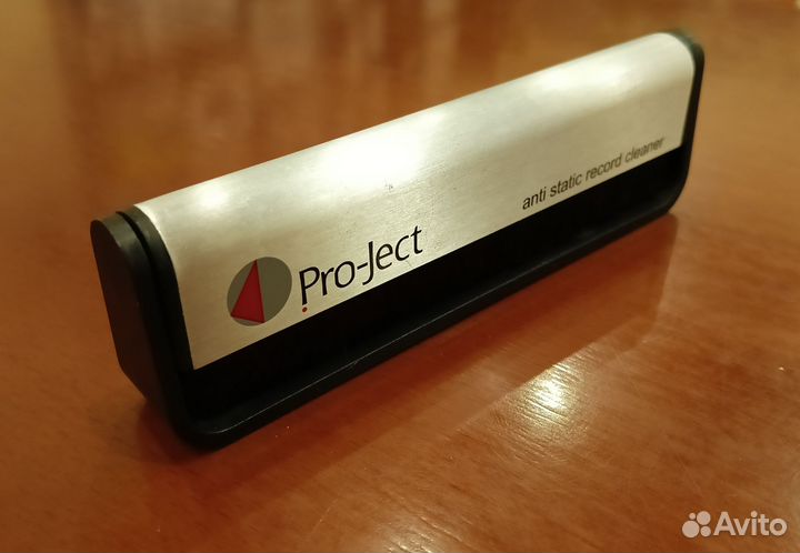 Антистатическая щётка для винила pro-ject