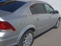 Opel Astra 1.6 MT, 2013, 200 000 км, с пробегом, цена 835 000 руб.