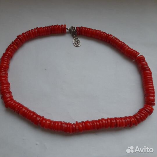 Коралловые бусы и серебро