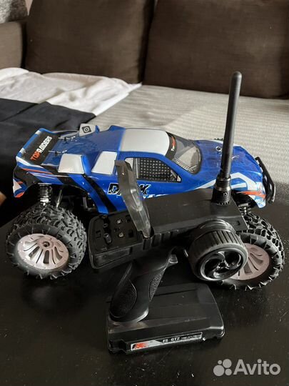Машина на радиоуправлении 1:10