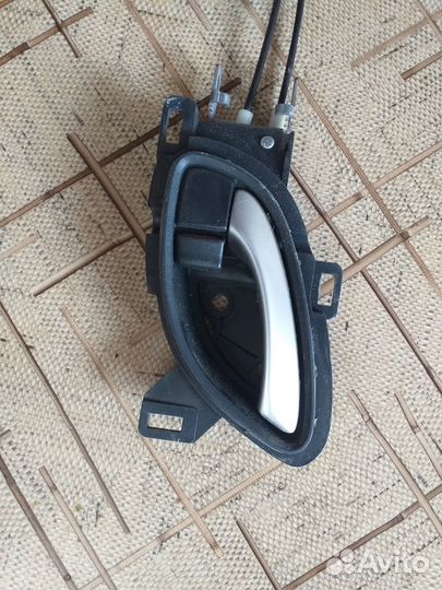 Замок передний правый на honda stream RN6-9