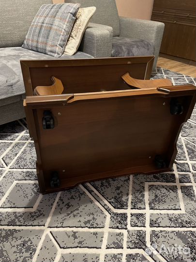 Журнальный столик