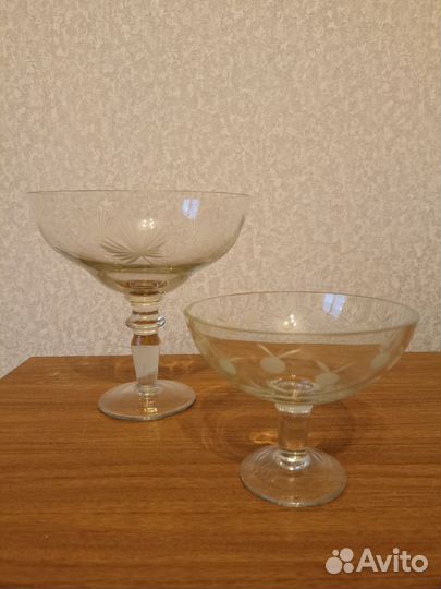 Фруктовница на ножке, конфетница