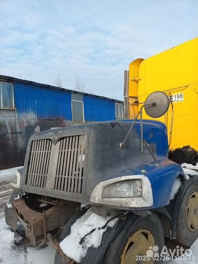 International 9200 капот