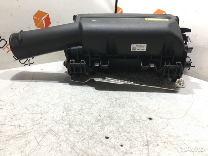 Корпус воздушного фильтра Mercedes C-Class W205