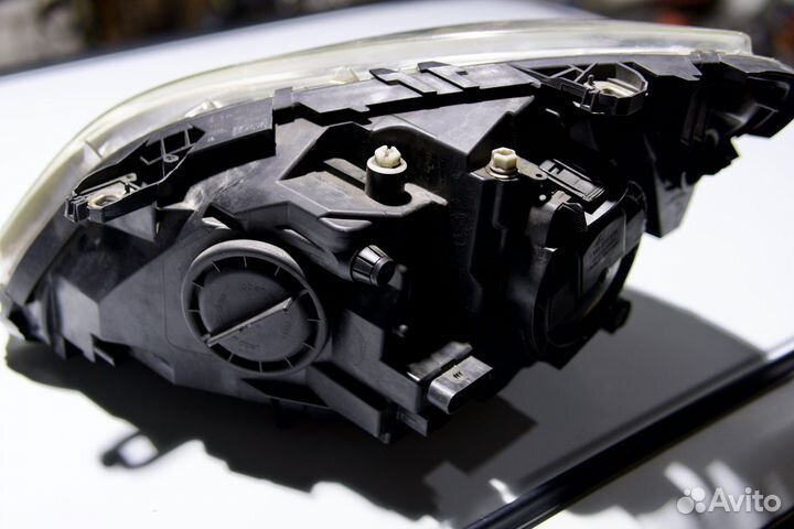 Передняя правая фара на Mercedes w245 (b-classe )