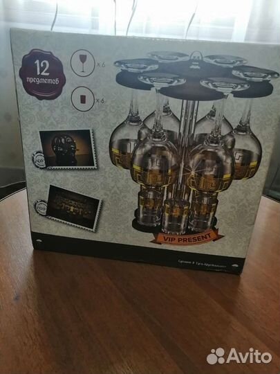 Набор бокалов и рюмок