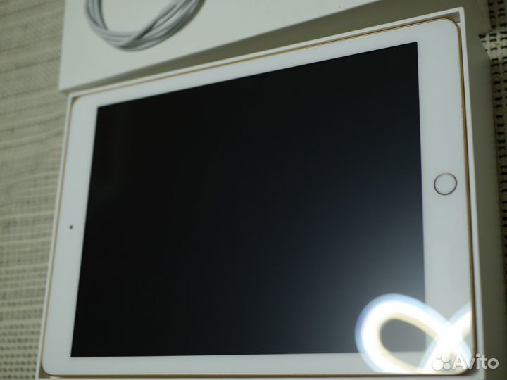 Продам iPad 6 2018 32gb WiFi