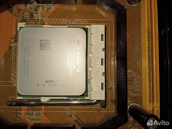 Материнская плата с процессором и памятью