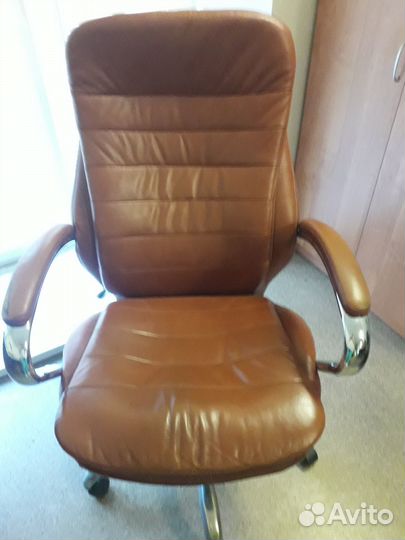 Офисное кресло руководителя (кожа)