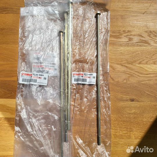 Болт задней подвески снегоходов Yamaha