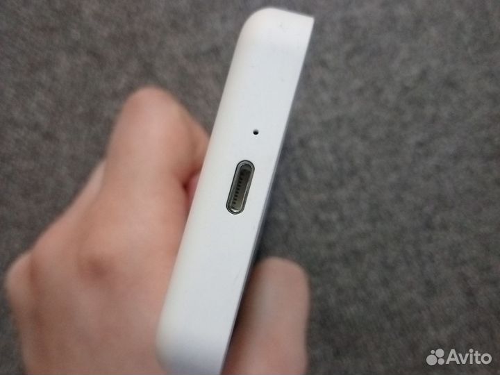 Беспроводная зарядка для iPhone