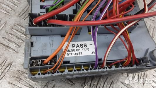 Блок предохранителей lancia delta 3 (99G03M101)