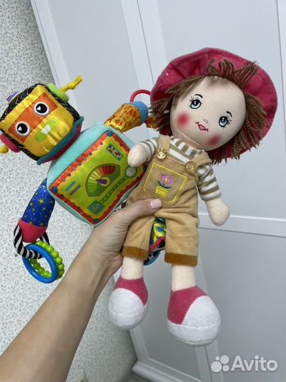 Игрушки мягкие робот и кукла