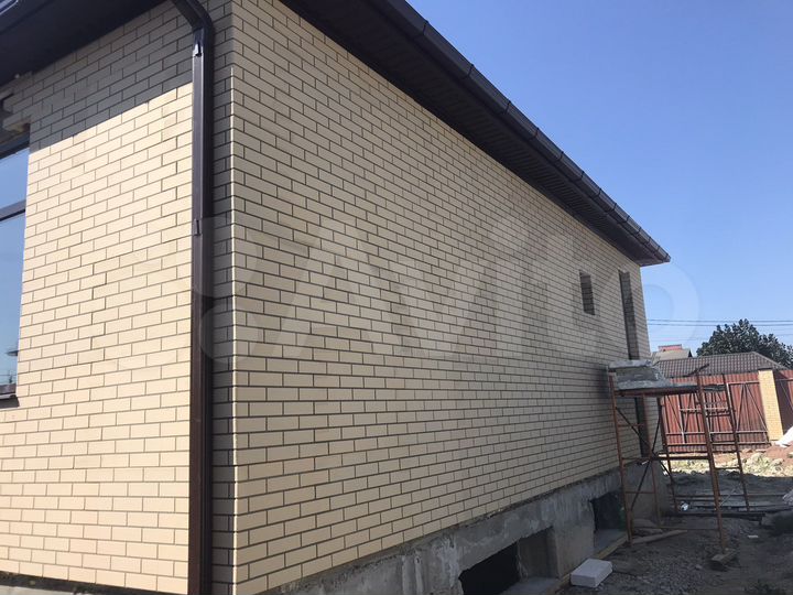 Коттедж 368 м² на участке 10 сот.