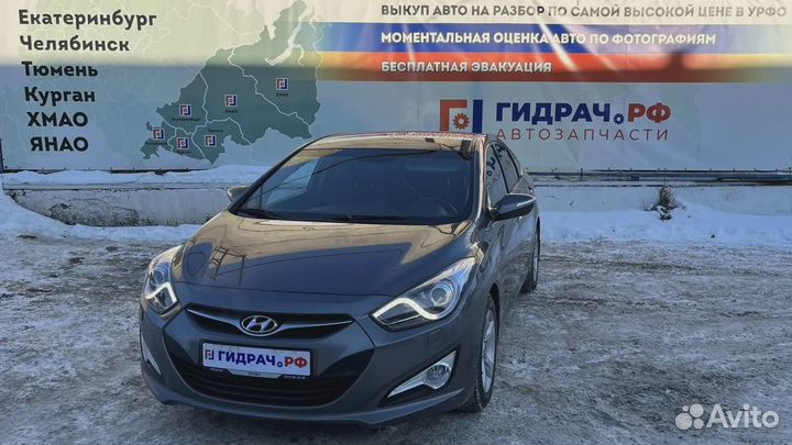 Стекло заднее Hyundai i40 (VF) 87111-3Z300. Дефект