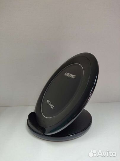 Беспроводная зарядка Samsung EP-NG930