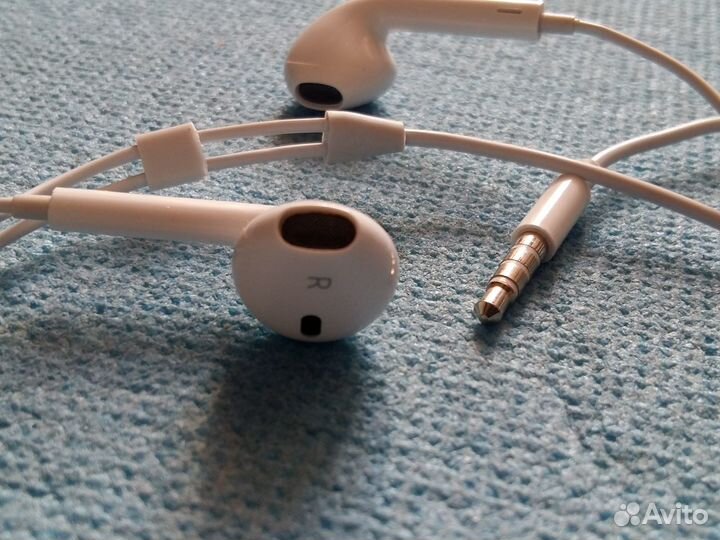 Наушники Apple EarPods (MD827ZM/B) Mini Jack 3.5мм