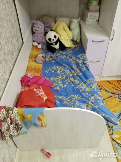 Детская кроватка со шкафом