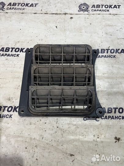 Решетка вентиляционная Nissan Primera P11