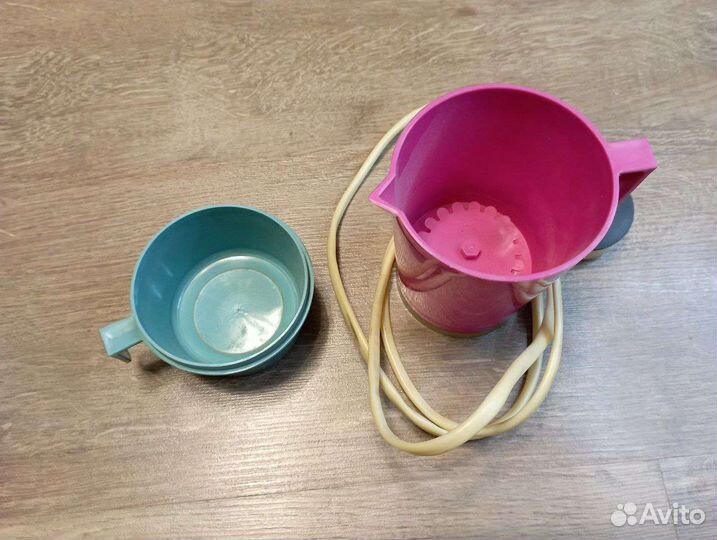 Чайник электрический на одну чашку, объём 300 мл