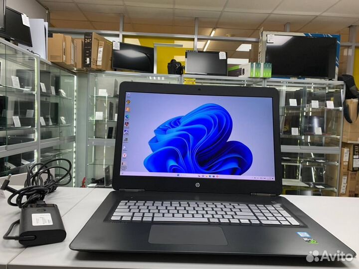 Ноутбук HP 17-ab409ur Core i5-8/ GTX 1050 Ti 4Gb