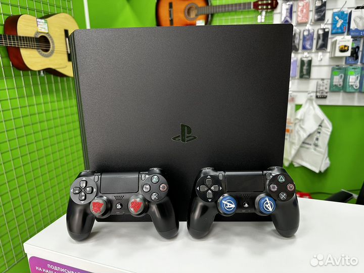 Sony PS4 PRO 1T 2 геймпада