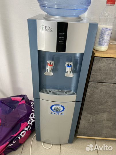 Куллер для воды напольный