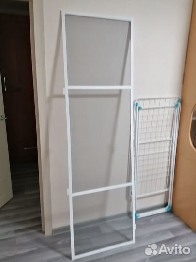 Распашная москитная сетка на балконную дверь