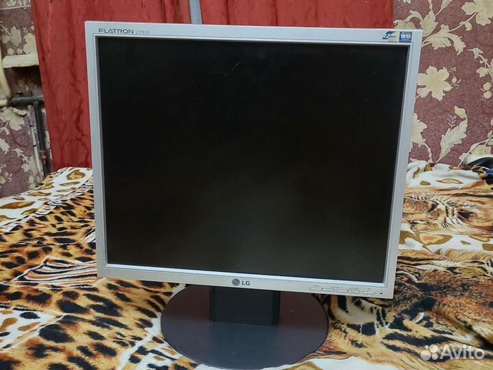 Монитор LG flatron L1751S